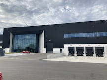 Logistiek magazijn (10.143 m²) te huur in Evergem, bij de R4
