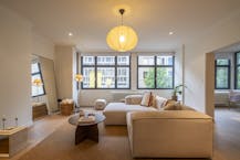 Verhuurd handelspand met appartementen te koop in Kortrijk (opbrengsteigendom)