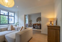 Verhuurd handelspand met appartementen te koop in Kortrijk (opbrengsteigendom)