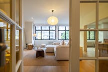 Verhuurd handelspand met appartementen te koop in Kortrijk (opbrengsteigendom)