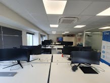 Kantoor (110 m²) met all-in diensten in IDOLA bedrijvencentrum te Lochristi