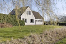 Grote boerderij met 4 slaapkamers te koop in Essen-Horendonk