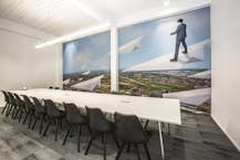 Instapklaar en bemeubeld kantoor te huur in het bedrijvencentrum Cockpit 145 te Wevelgem