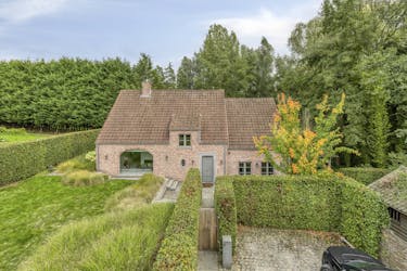 Prachtig gelegen instapklare villa op 12are met zwembad te Asse