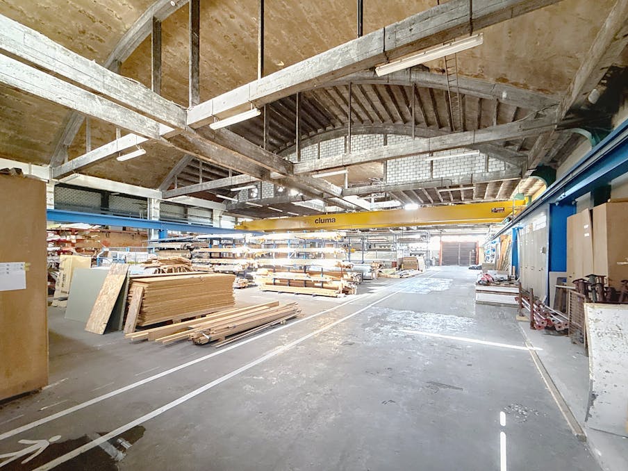 Magazijn (ca. 910 m²) met optioneel kantoor te huur Evergem