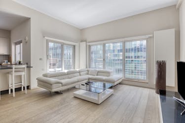 Duplex apartment 2 bedrooms in Brussels Rue Royale