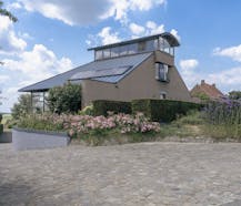 Architecturale woning met panoramisch uitzicht te koop