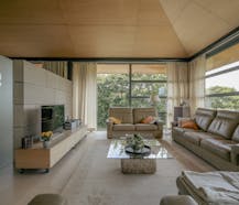 Architecturale woning met panoramisch uitzicht te koop