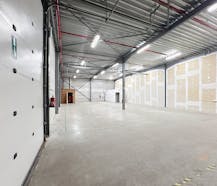 Loods te huur - toplocatie Oostende (ca. 1200 m²)