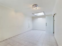 Goed draaiende dagbladhandel op de winkelstraat van Maaseik te koop