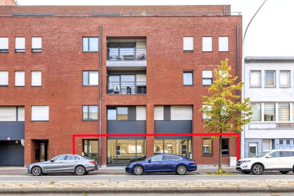 Handels- en kantoorruimte (220 m²) op toplocatie in Boom