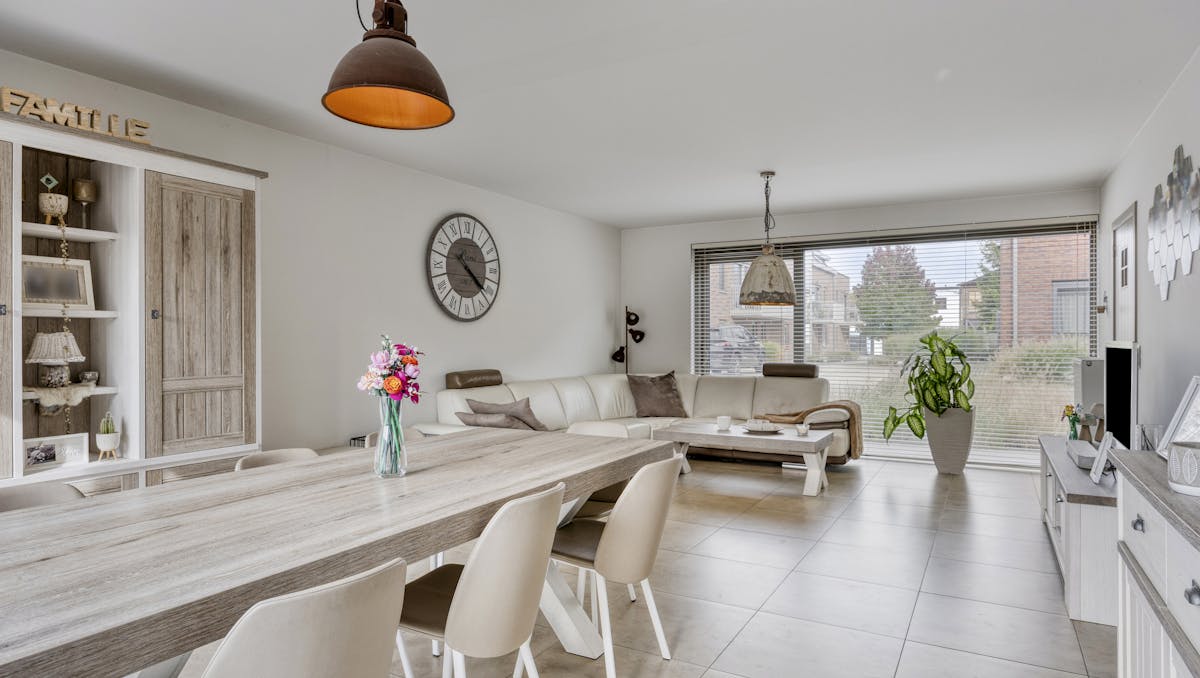 Lichtrijke gezinswoning met 4 slaapkamers te koop in Lauwe!