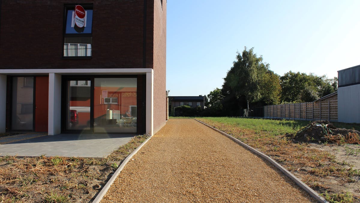 Autostaanplaats te huur centrum Aalter