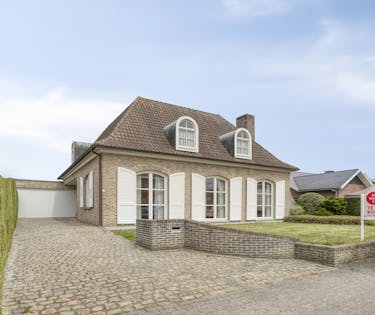 Villa te koop in Boezinge met 5 kamers en garage