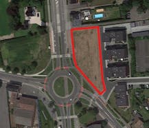 Nieuwbouw kantoorgebouw met ruime private parking