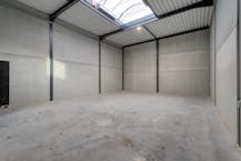 Nieuwbouw magazijn te huur in Pittem