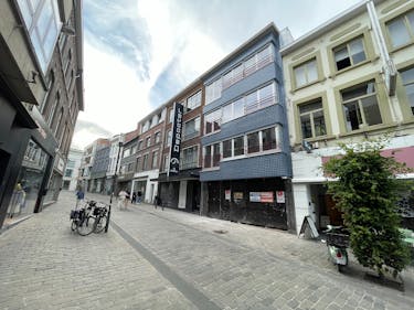 Casco handelspand van ca. 140 m² te huur in hartje Hasselt
