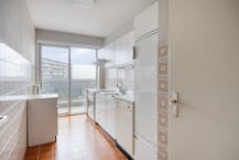 Te renoveren appartement te koop in Berchem