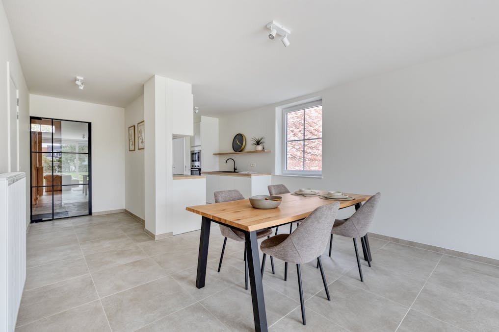 Volledig afgewerkt huis met 3 slaapkamers en tuin in Izegem