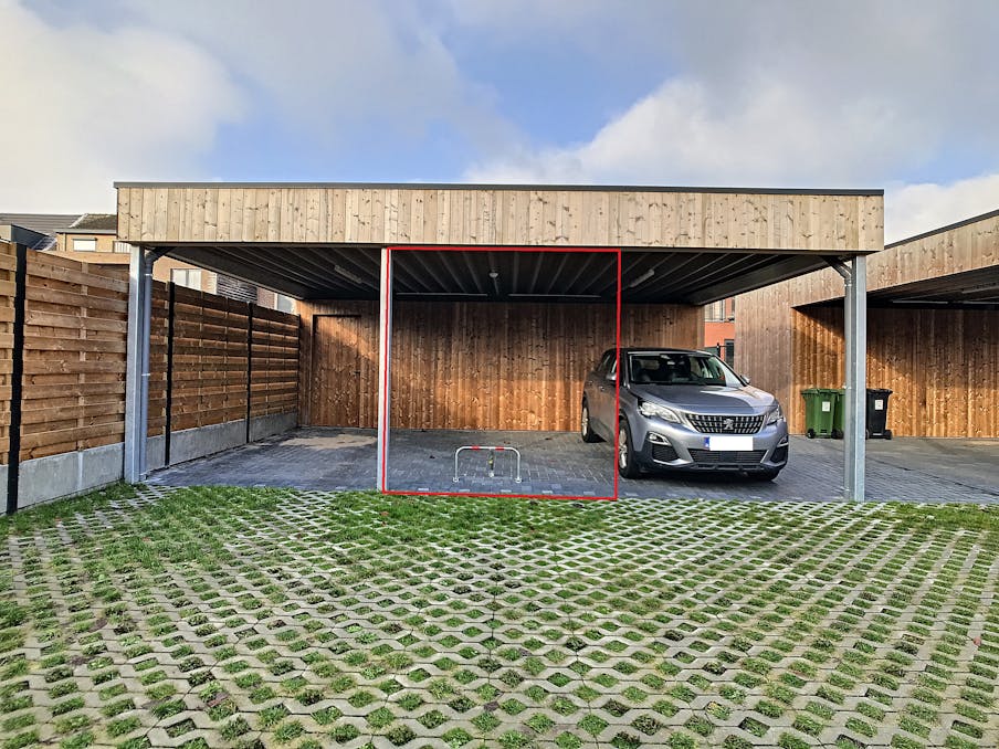 3 overdekte autostaanplaatsen te koop in het centrum van Wuustwezel