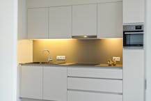 Nieuwbouwassistentieflat met zicht op zee en duinen in De Panne