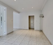 Opbrengsteigendom met 2 appartementen en hangaar te Lummen