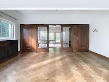 Statige woning met 6 slaapkamers en zonnige tuin te Pittem.