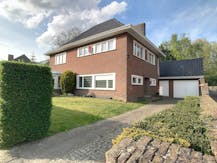 Statige woning met 6 slaapkamers en zonnige tuin te Pittem.