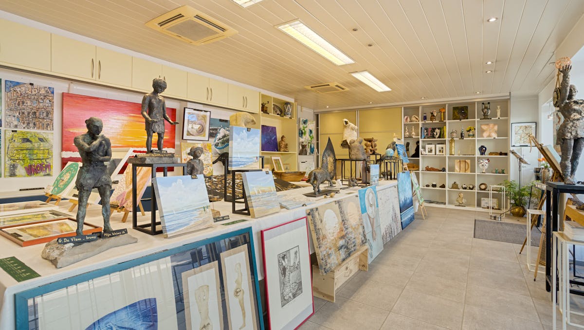 Handelspand te koop op topligging in Kerkstraat in Wenduine