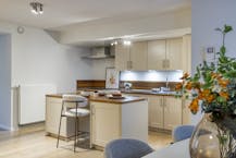 Gelijkvloers appartement met 3 slaapkamers in historisch centrum van Brugge.