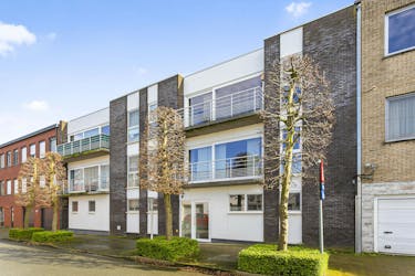 Instapklaar appartement te koop te Sint-Andries met 1 slpk en terras