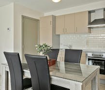 Instapklaar appartement te koop te Sint-Andries met 1 slpk en terras