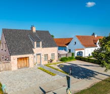 Energiezuinige villa met zwembad te koop in Lichtervelde