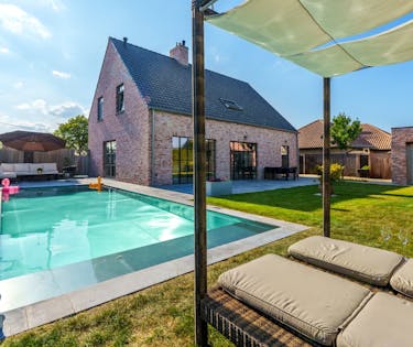 Energiezuinige villa met zwembad te koop in Lichtervelde