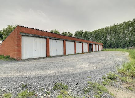 Garagecomplex te koop in Roeselare