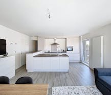 Lichtrijk 2-slaapkamer appartement te huur in centrum Heist