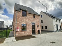 Stijlvol afgewerkte nieuwbouwwoning met 4 slaapkamers in Zedelgem