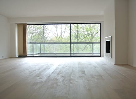 Cinquantenaire - Amazing 2 bedrooms with view over the park + Terrace + Garage!