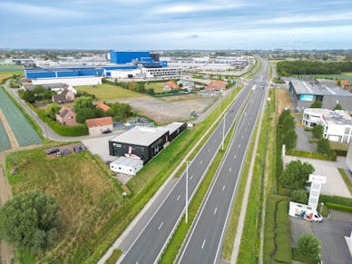 Magazijn met bureel te koop Roeselare