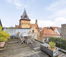 Ruim, lichtrijk appartement met twee slaapkamers te koop in Brugge