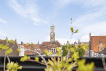 Ruim, lichtrijk appartement met twee slaapkamers te koop in Brugge