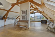 Ruim, lichtrijk appartement met twee slaapkamers te koop in Brugge