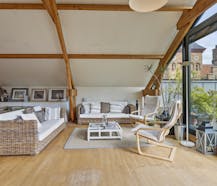 Ruim, lichtrijk appartement met twee slaapkamers te koop in Brugge