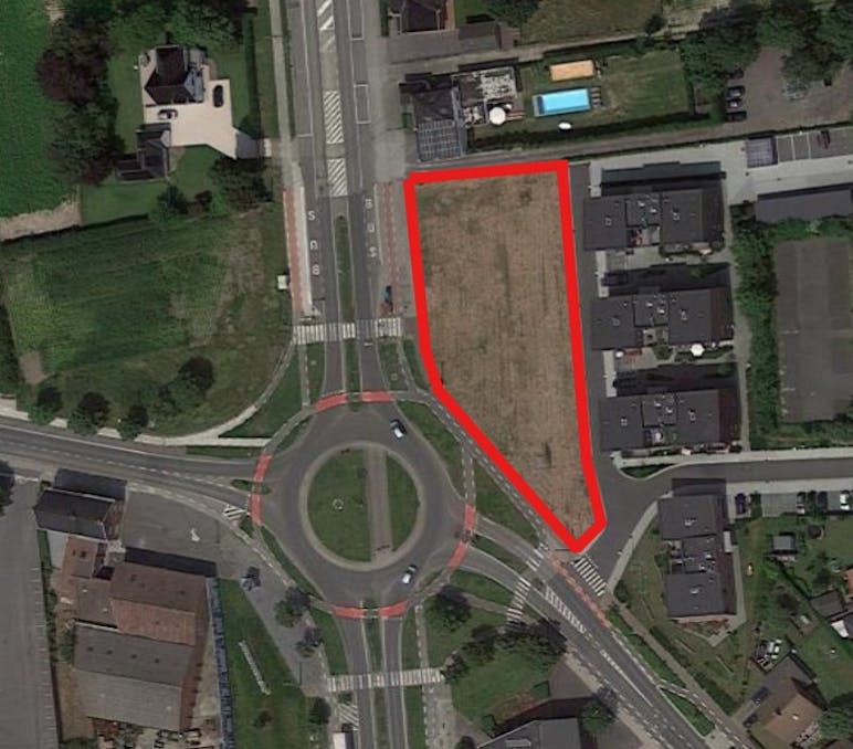 Projectgrond te koop met vergunning voor kantoorgebouw