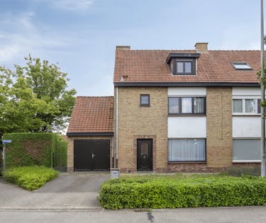 Ruime gezinswoning met tuin te koop in Roeselare