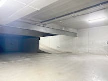 Ondergrondse autostaanplaats te koop in centrum Wilrijk