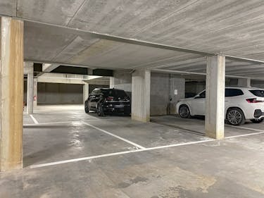 Ondergrondse autostaanplaats te koop in centrum Wilrijk