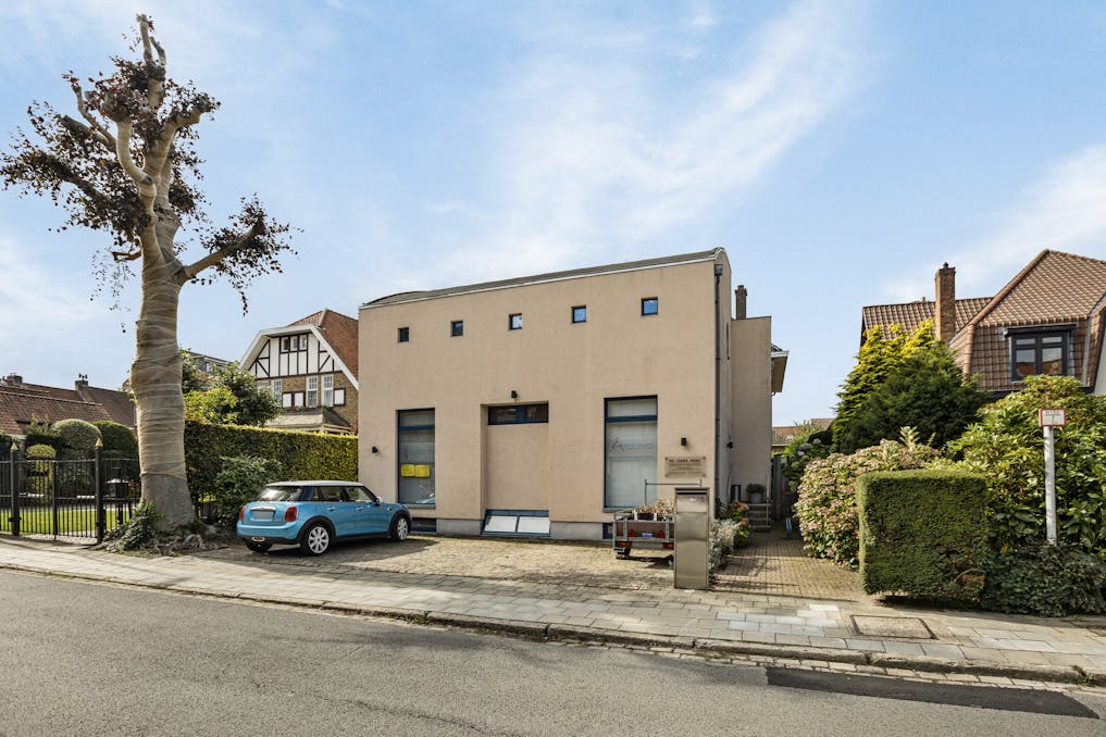 Kantoor/ Praktijkruimte met woonst te koop Sint-Andries