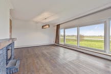 Site met loods en ruime villa te koop in De Haan/Klemskerke.