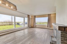 Site met loods en ruime villa te koop in De Haan/Klemskerke.